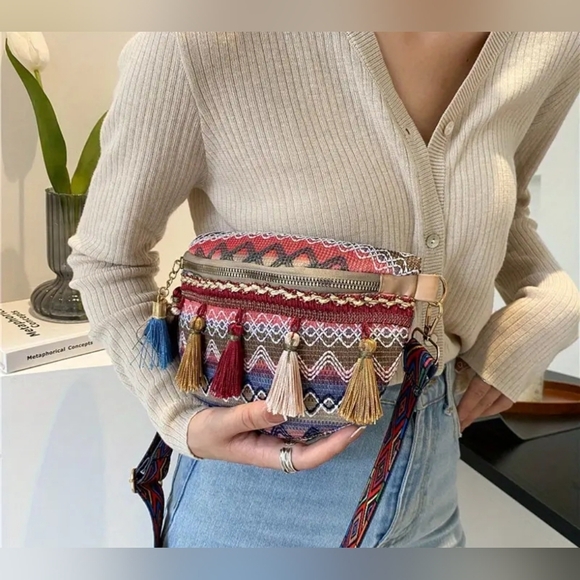 New! Khaki Colorful Boho Crossbody Bag NWT! - Picture 3 of 3